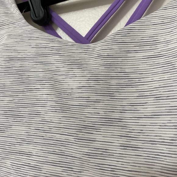 Lululemon free to be serene gray/white/purple bra size 4 - Picture 5 of 6